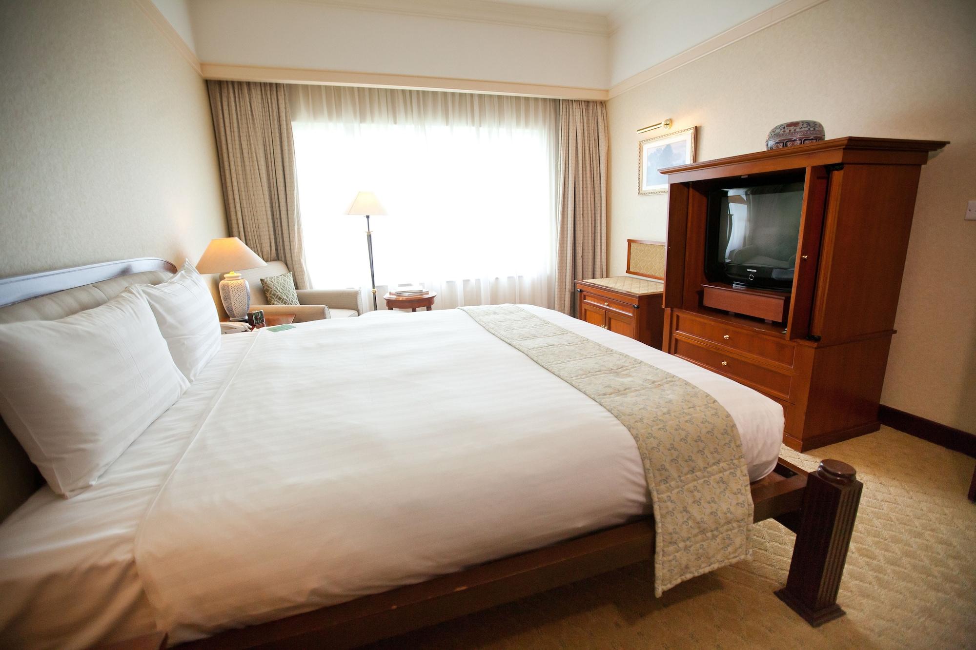 Gurney Bay Hotel, A Parkroyal Partner Hotel George Town Eksteriør billede A bedroom at the hotel