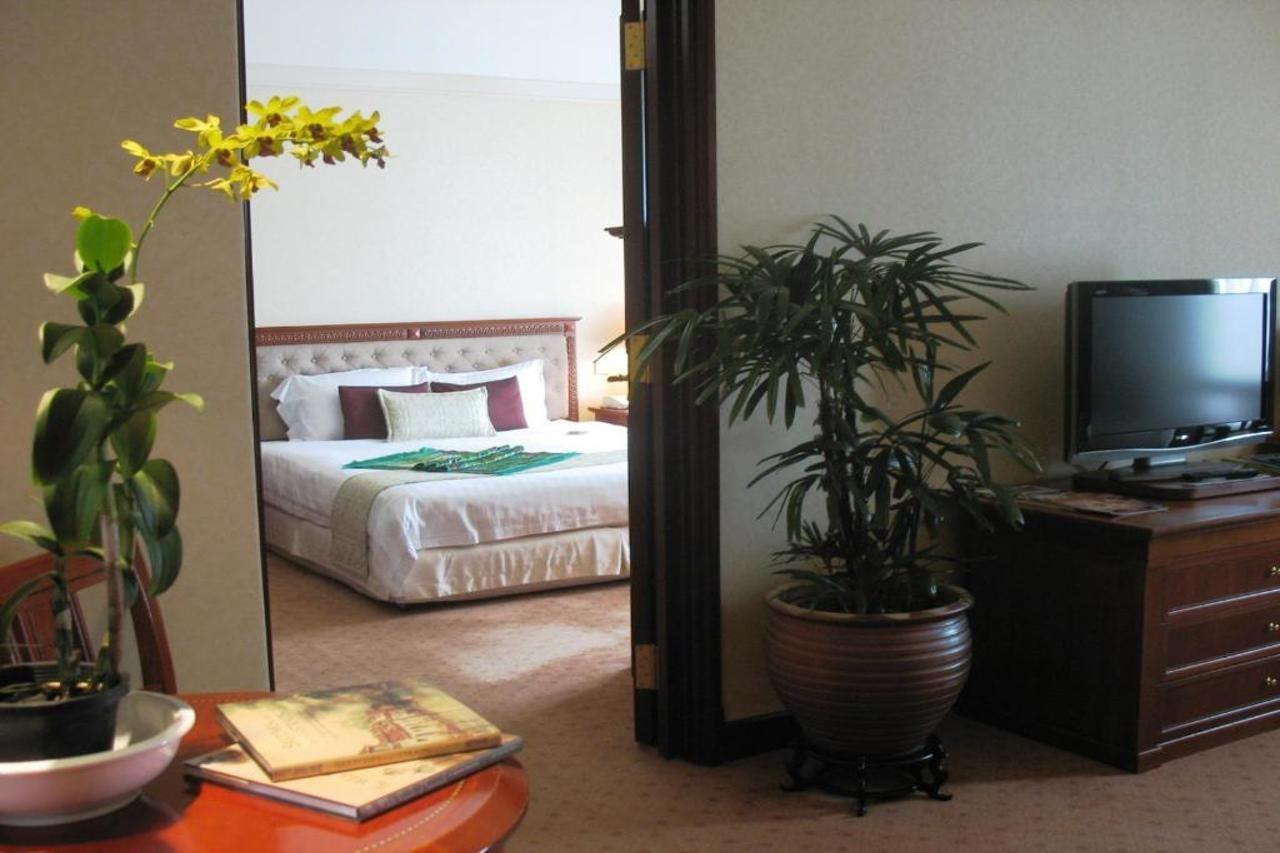 Gurney Bay Hotel, A Parkroyal Partner Hotel George Town Eksteriør billede A suite at the hotel